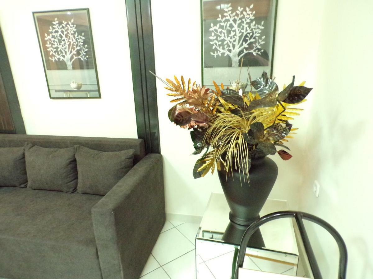 Christine'S Downtown Suites Kavala Bagian luar foto