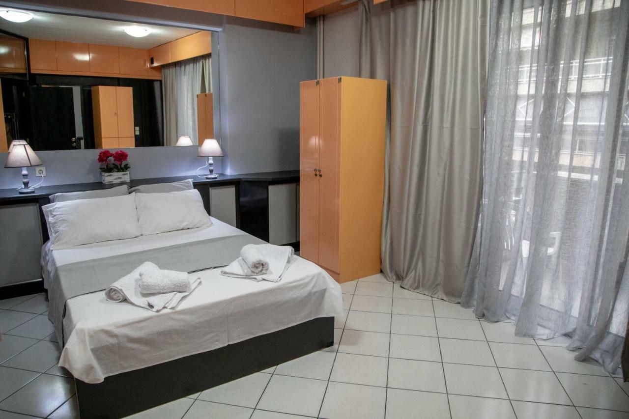 Christine'S Downtown Suites Kavala Bagian luar foto