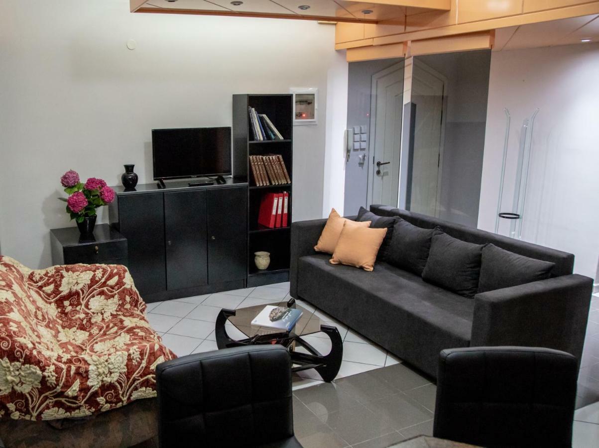 Christine'S Downtown Suites Kavala Bagian luar foto