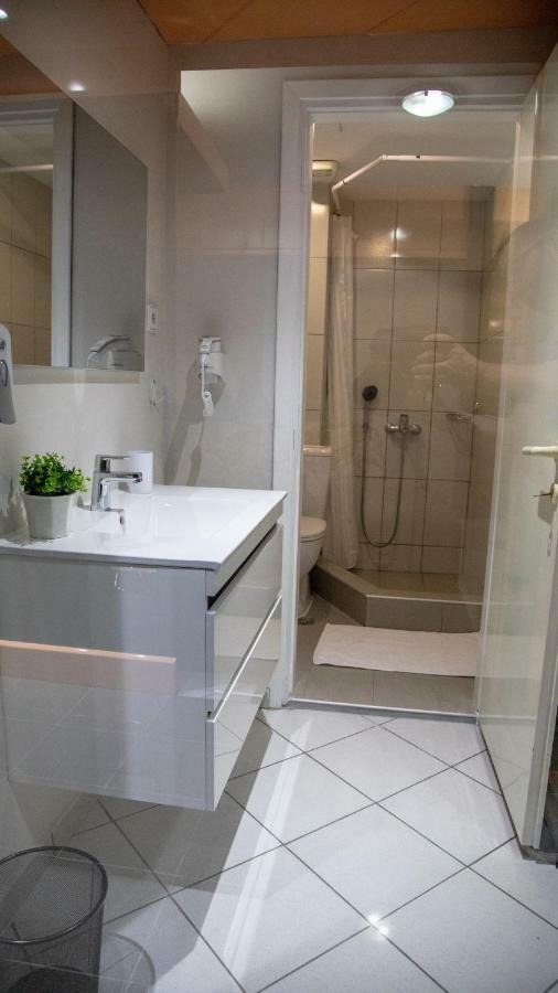 Christine'S Downtown Suites Kavala Bagian luar foto